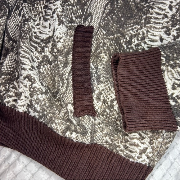 Ashley Stewart Snakeskin Print Bomber Sweater Jacket Brown Zip Front Size 18/20 - Picture 9 of 9